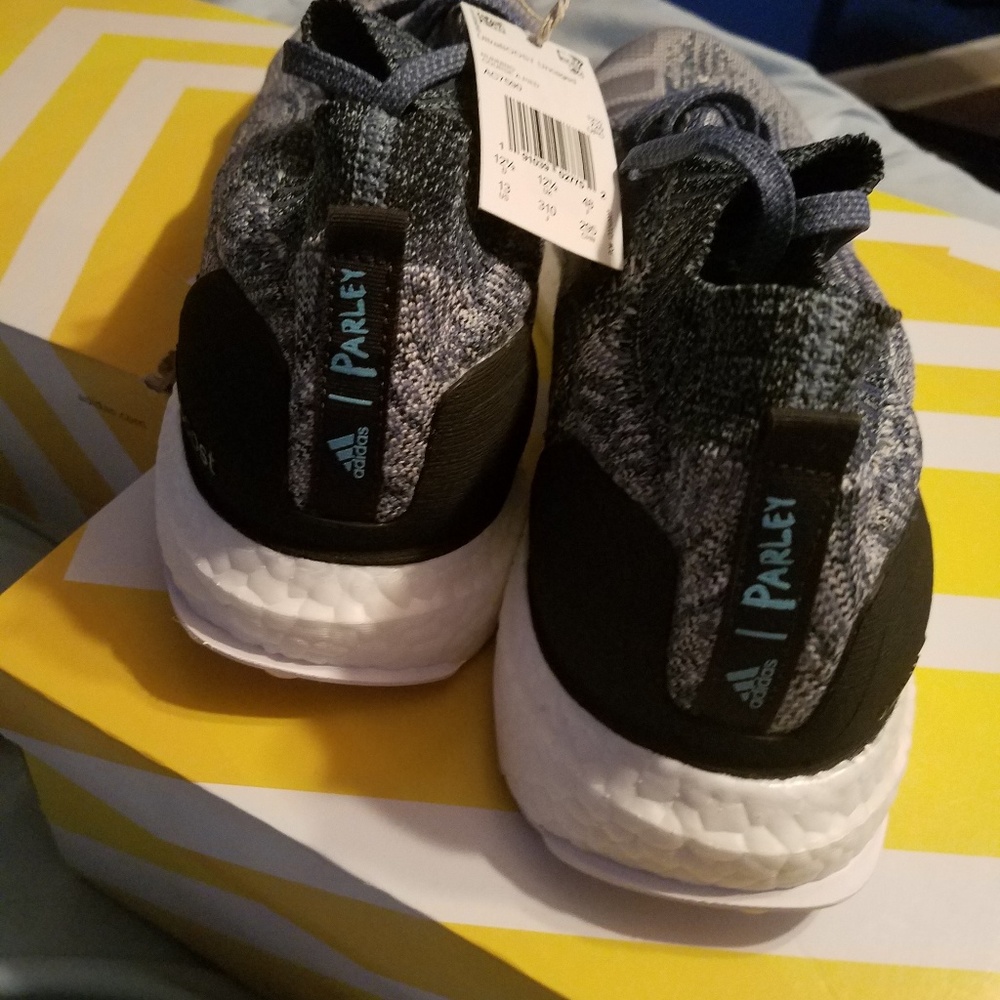 Adidas Ultra Boost Uncaged Parley size 13